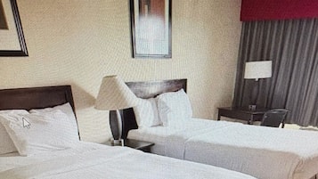 Deluxe Double Room | Desk, free WiFi, bed sheets