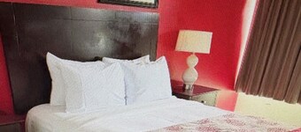 Albany Plaza Hotel