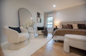 4 bedrooms, iron/ironing board, WiFi, bed sheets