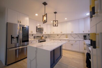 Luxury Atlanta Home Near East Lake Golf & Beltline, Sleeps 10 + Pet-Friendly!