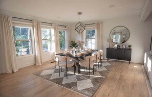 Dining - Luxury Atlanta Home Near East Lake Golf & Beltline, Sleeps 10 + Pet-Friendly! (Atlanta)