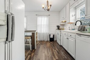 Microwave, oven, stovetop, dishwasher