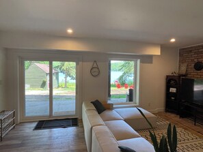 Smart TV, fireplace, books