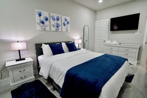 3 chambres, fer et planche à repasser, Wi-Fi, draps fournis