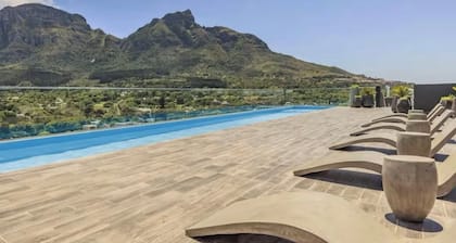 Chic 1-bedroom apartment with WiFi, fitness room in wonderful Cape Town