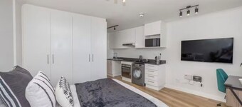 Chic 1-bedroom apartment with WiFi, fitness room in wonderful Cape Town