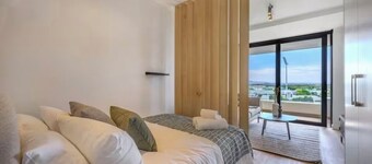 Chic 1-bedroom apartment with WiFi, fitness room in wonderful Cape Town