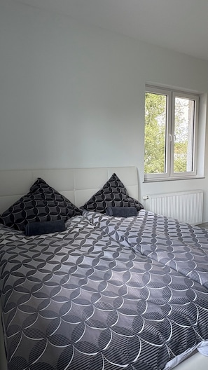 1 chambre, fer et planche à repasser, Wi-Fi, draps fournis