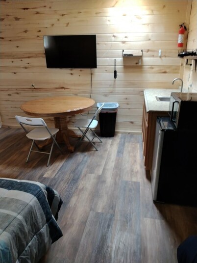 Cozy pet and family friendly cabin in Fillmore