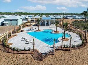 Et oppvarmet basseng