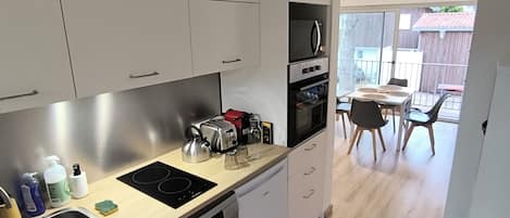 Microwave, oven, stovetop, dishwasher
