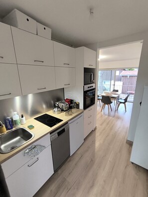 Microwave, oven, stovetop, dishwasher