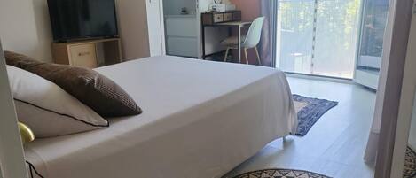 1 bedroom, iron/ironing board, WiFi, bed sheets