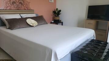 1 slaapkamer, een strijkplank/strijkijzer, wifi, beddengoed