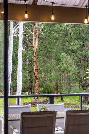 Outdoor dining - Treetops | Apartment Margaret River (Margaret River)