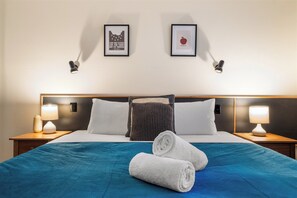 2 chambres, fer et planche à repasser, accès Internet