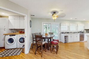 Dining - Spacious house with private pool, arcade games, W/D & close to beach (North Myrtle Beach)