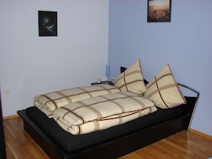 2 bedrooms, WiFi, bed sheets