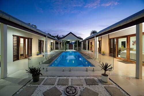 Villa 100 - 4BR Private Villa w Private Pool - Fenced Pool