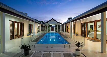 Villa 100 - 4BR Private Villa w Private Pool - Fenced Pool