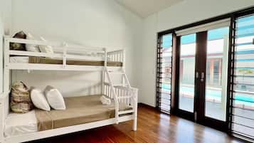 4 chambres, fer et planche à repasser, Wi-Fi, draps fournis