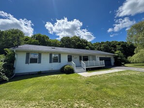 Exterior - Modern Retreat - Private Pool & Lake Access (Copake)