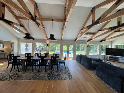 Modern Retreat - Private Pool & Lake Access