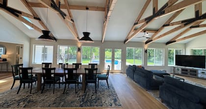 Modern Retreat - Private Pool & Lake Access