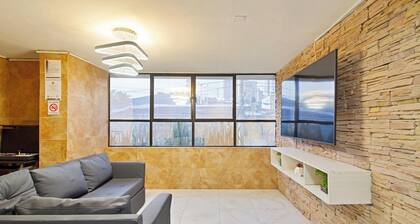 P2, 5 Bedroom - one Block from Lleras park - Medellín