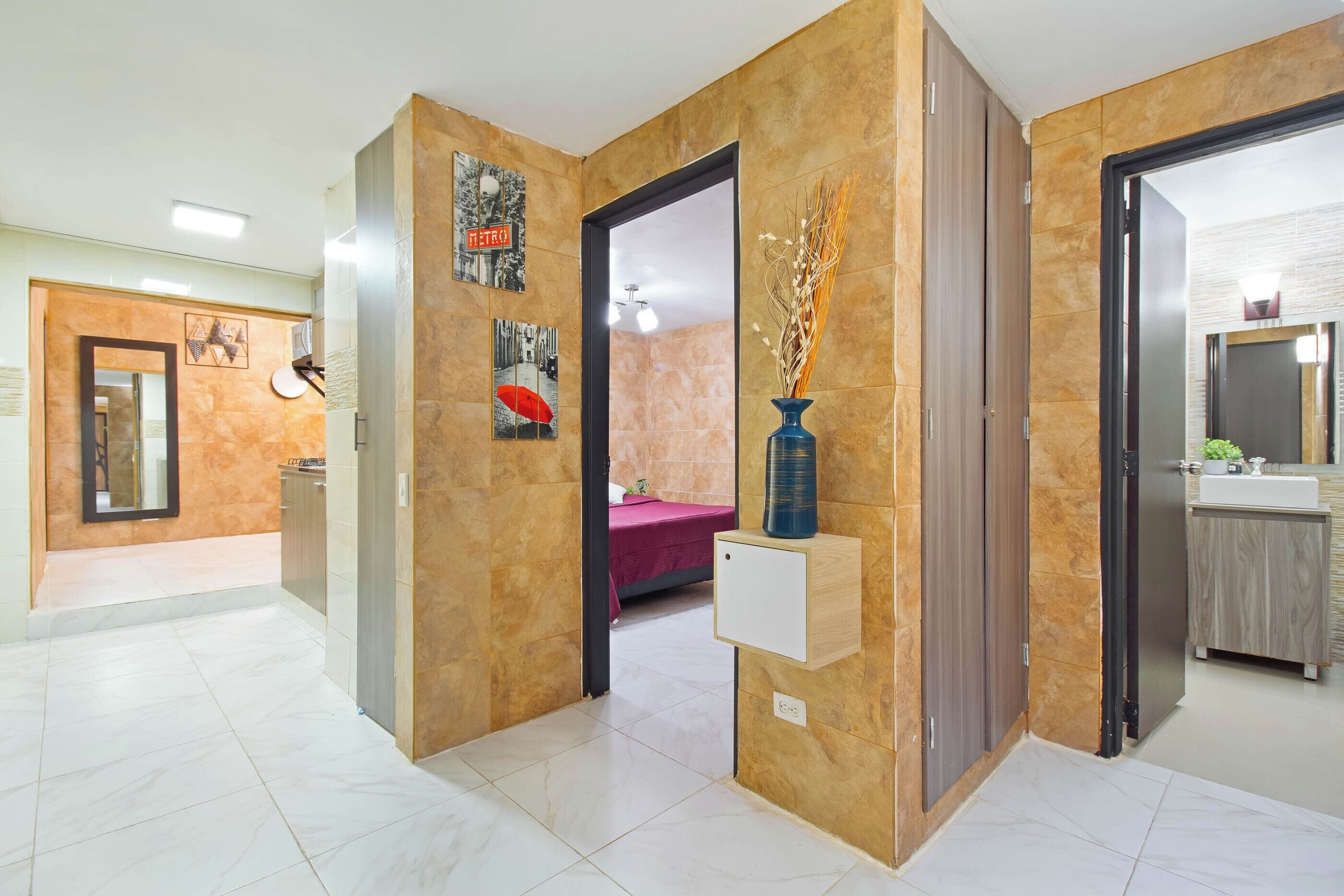 5 bedrooms, iron/ironing board, free WiFi, bed sheets