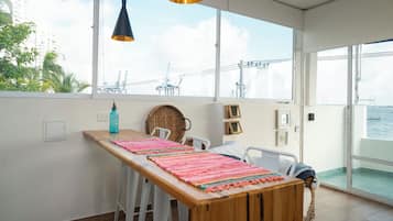 Deluxe Studio, Bay View | Laptop workspace, free WiFi