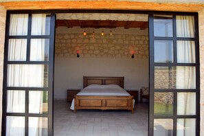 4 chambres, fer et planche à repasser, Wi-Fi gratuit, draps fournis