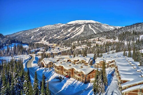 Cozy Slopeside Retreat