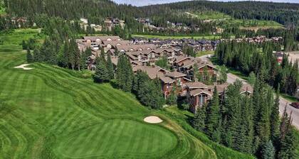 Cozy Slopeside Retreat