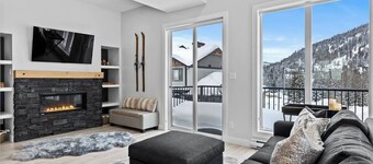 The Wandering Bear at Sun Peaks