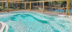 Piscine extérieure, piscine chauffée