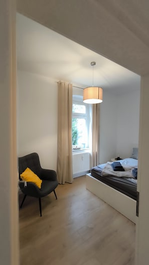 2 slaapkamers, een strijkplank/strijkijzer, wifi, beddengoed