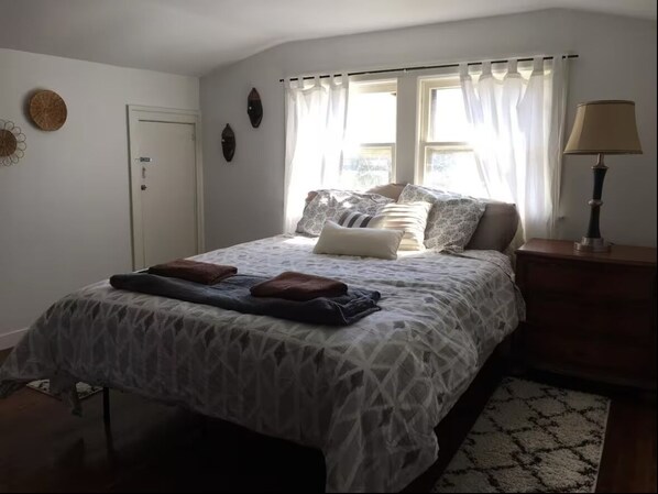 1 bedroom, iron/ironing board, WiFi, bed sheets