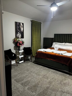 3 bedrooms, iron/ironing board, WiFi, bed sheets