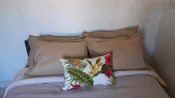 2 habitaciones, tabla de planchar con plancha, wifi y ropa de cama