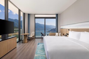 Standard Room, 1 King Bed, Non Smoking, River View
