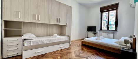 1 quarto, ferros/tábuas de passar roupa, berço de viagem, Wi-Fi