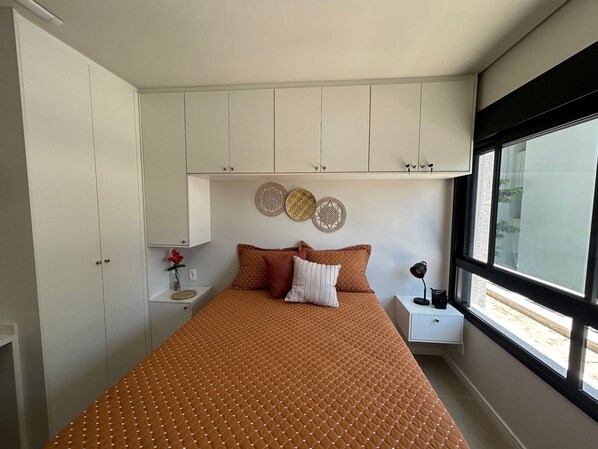 Internet, bed sheets