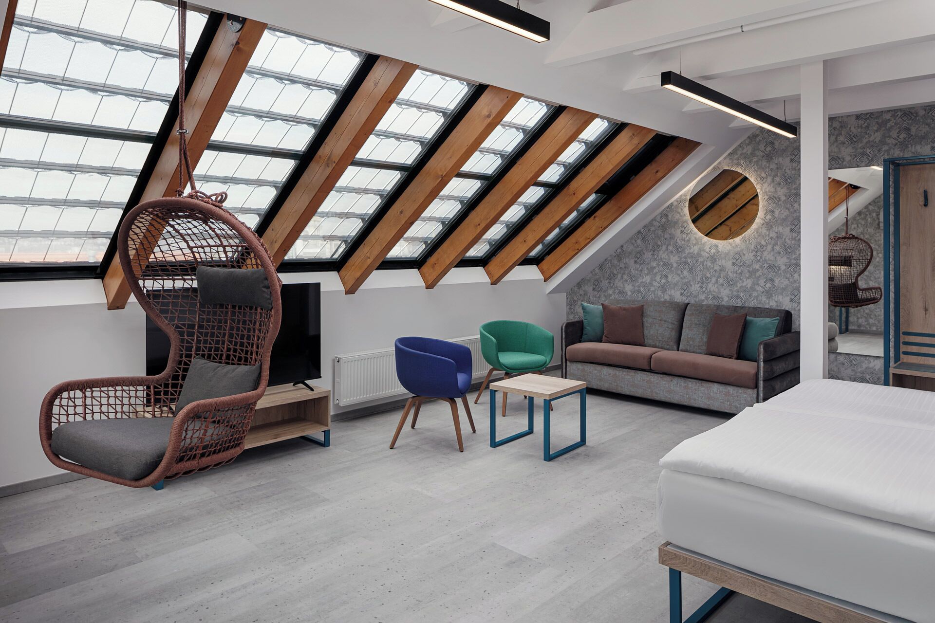 Lakosztály, teraszos udvar, kilátással a városra | Széf a szobában, laptophoz jól használható munkafelület és ingyenes wifi