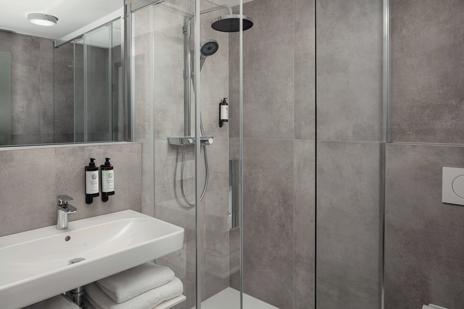 Photo - EA Hotel Moment Self Check-In