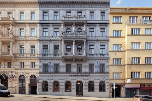 EA Hotel Moment Self Check-In