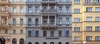 EA Hotel Moment Self Check-In