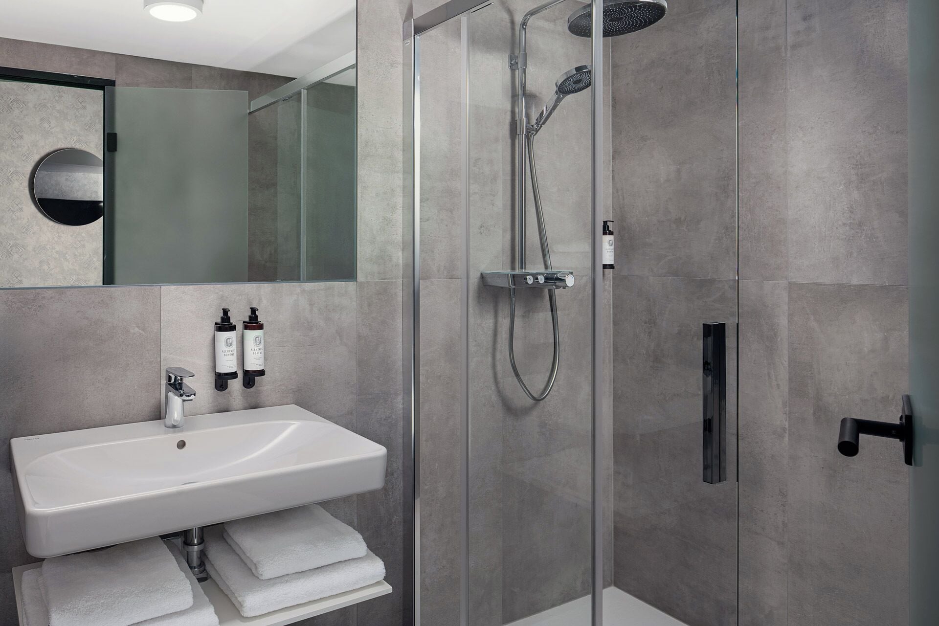 Photo - EA Hotel Moment Self Check-In