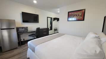 Economy Single Room | Desk, laptop workspace, free WiFi