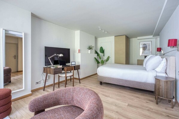 Desk, iron/ironing board, free WiFi, bed sheets